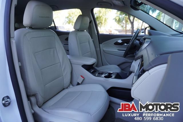 Used 2020 GMC Terrain Denali w/ Denali Premium Package FWD image 9