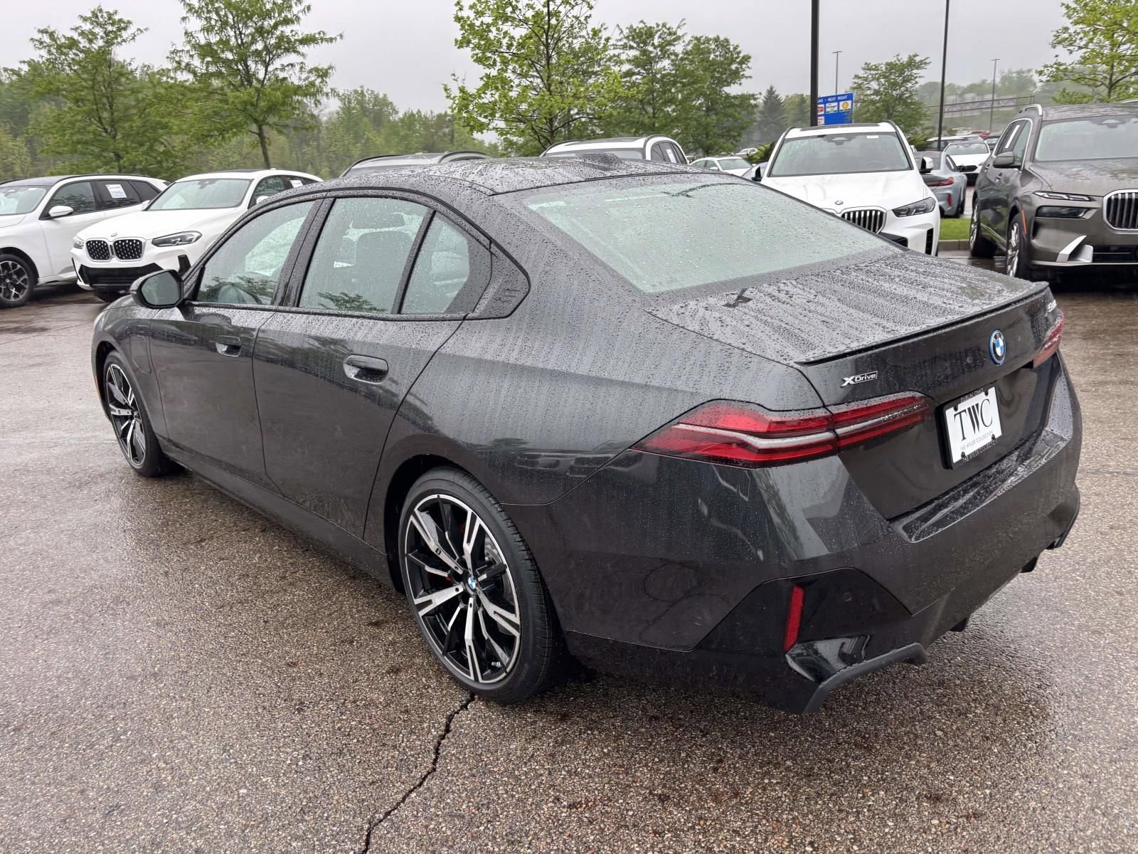 New 2026 BMW 550e xDrive AWD/4WD image 7