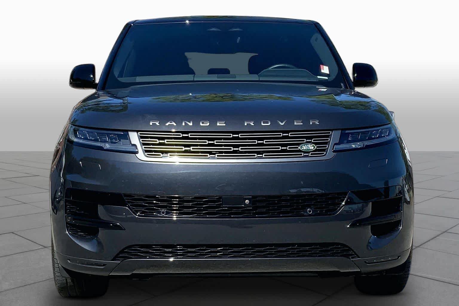 Used 2025 Land Rover Range Rover Sport SE AWD/4WD image 4