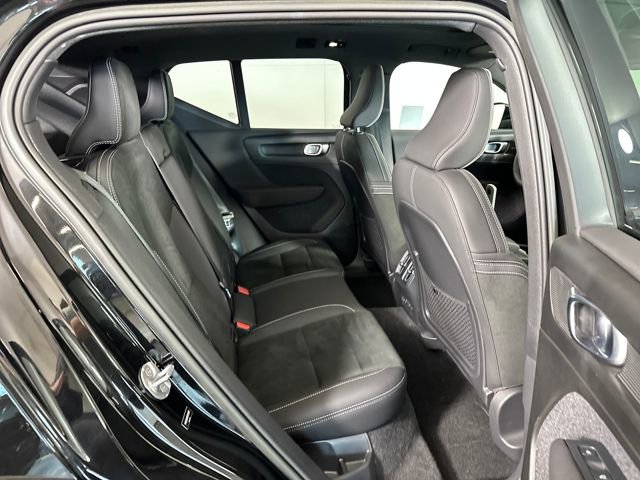 Used 2023 Volvo XC40 Recharge Ultimate image 26