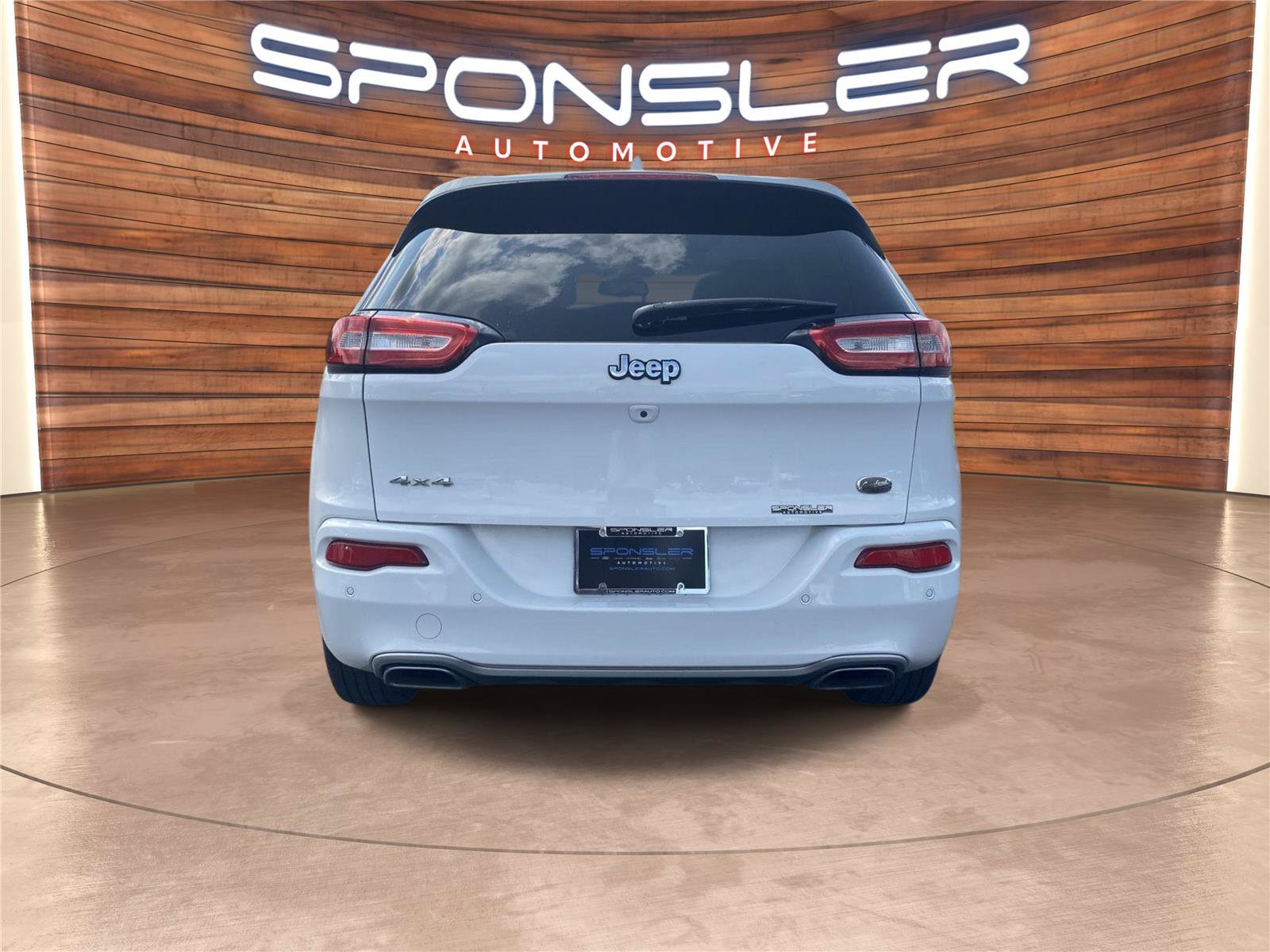 Used 2018 Jeep Cherokee Overland AWD/4WD image 6