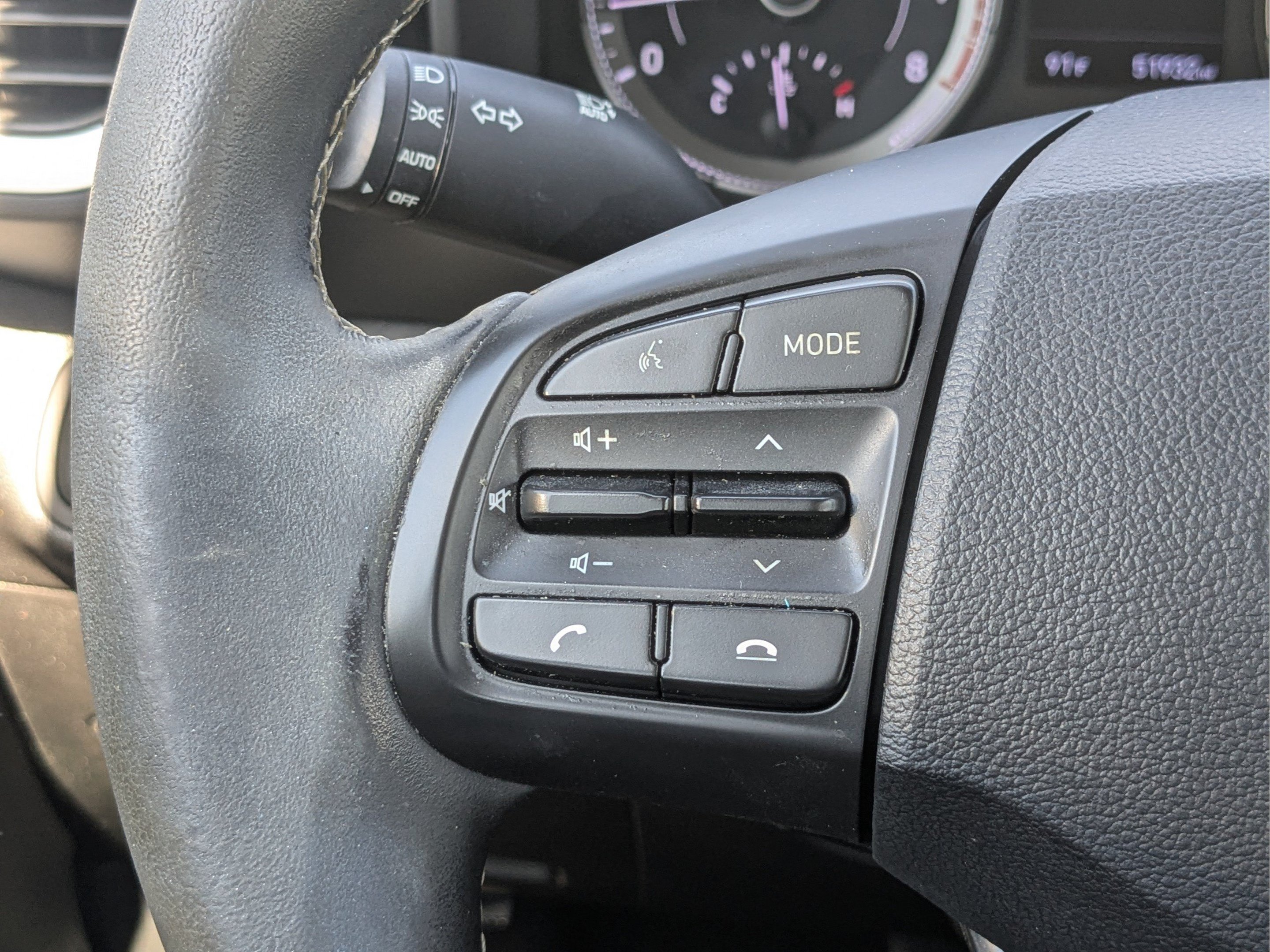 Certified 2022 Hyundai Venue Limited FWD image 24