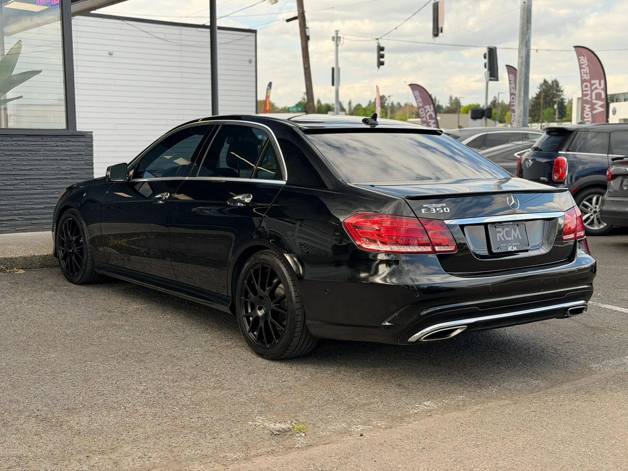 Used 2014 Mercedes-Benz E 350 Sedan image 7