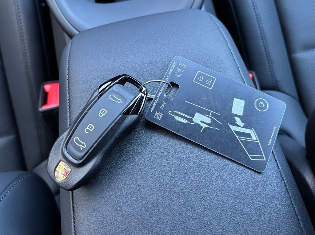 New 2026 Porsche Macan 4 Electric image 35