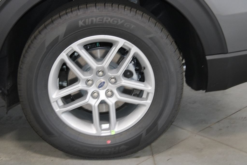 New 2026 Ford Explorer Active RWD image 17