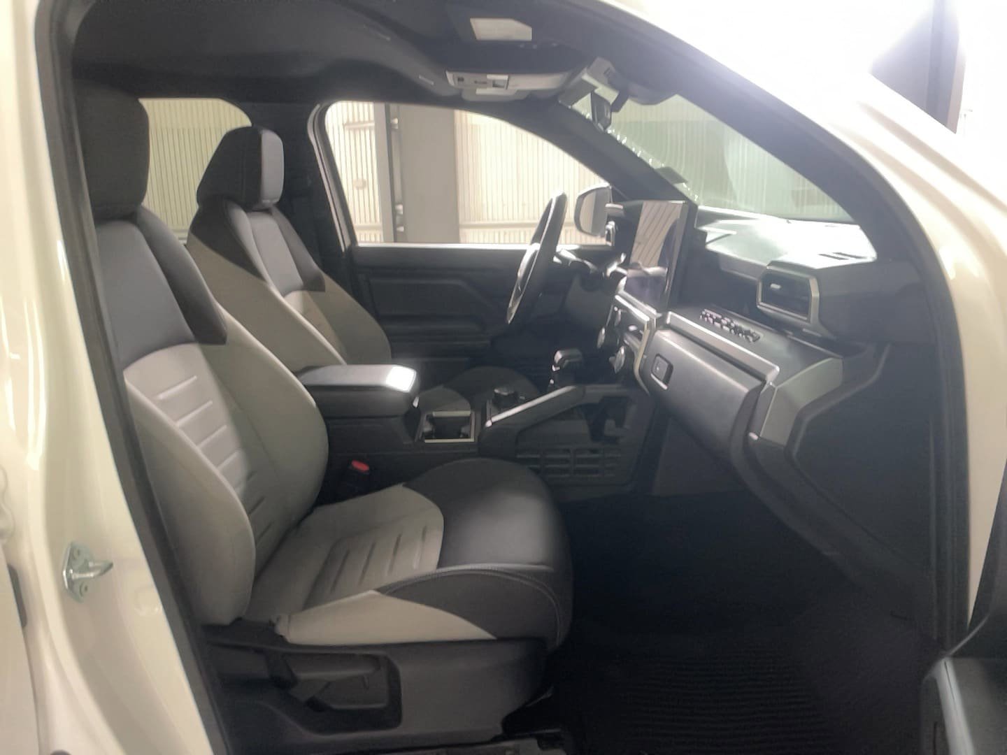 Used 2024 Toyota Tacoma TRD Off-Road AWD/4WD image 18