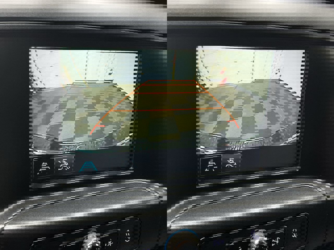 Used 2018 Chevrolet Silverado 1500 Custom w/ Custom Value Package image 5