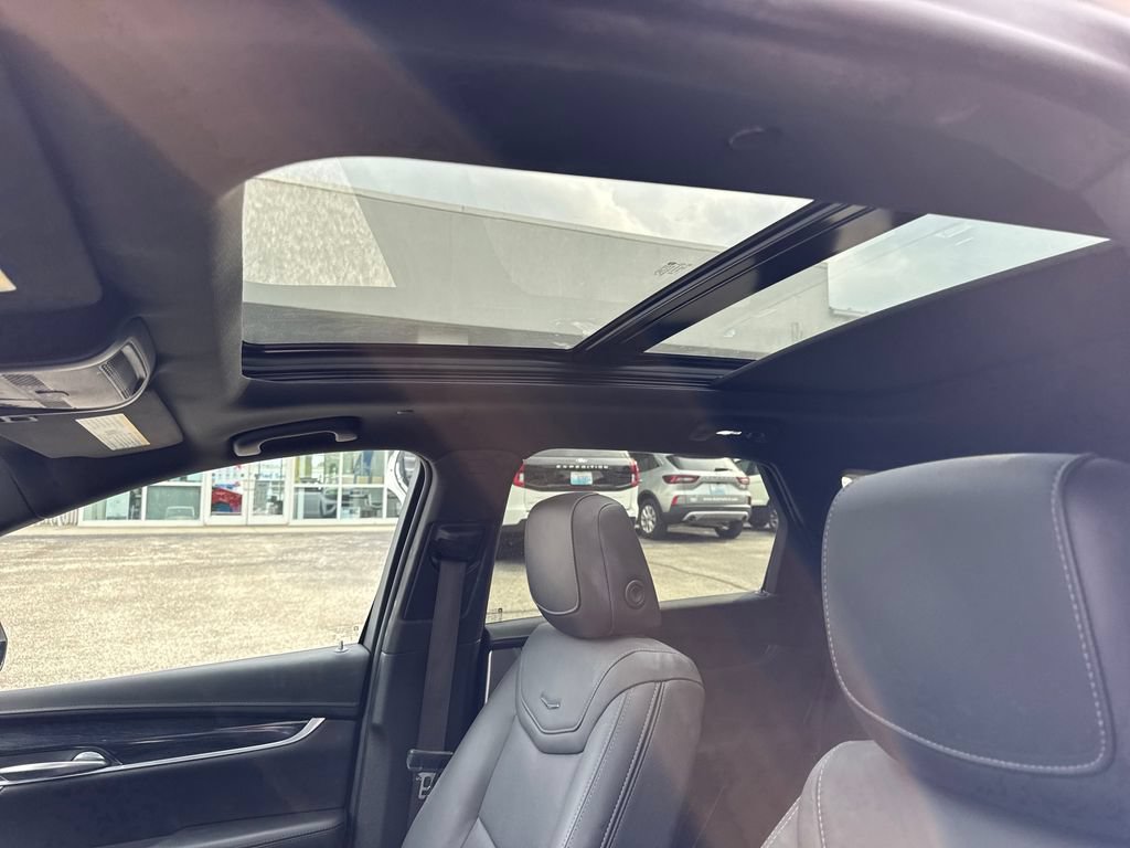 Used 2024 Cadillac XT5 Premium Luxury AWD/4WD image 17
