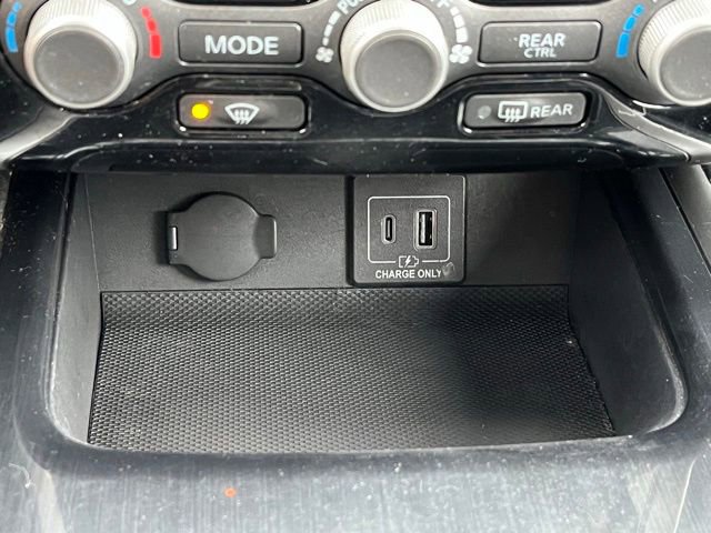 Used 2019 Nissan Pathfinder SV image 25