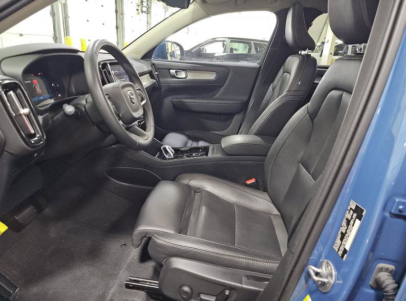 Used 2024 Volvo XC40 B5 Plus w/ Climate Package AWD/4WD image 8