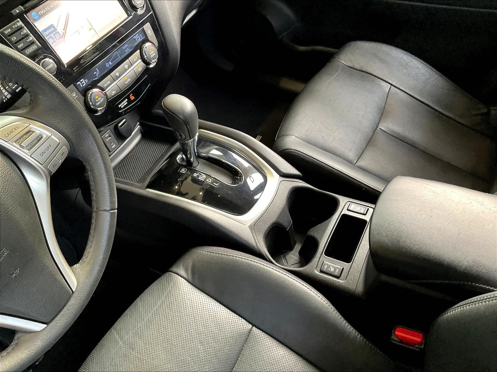 Used 2015 Nissan Rogue SL AWD/4WD image 18