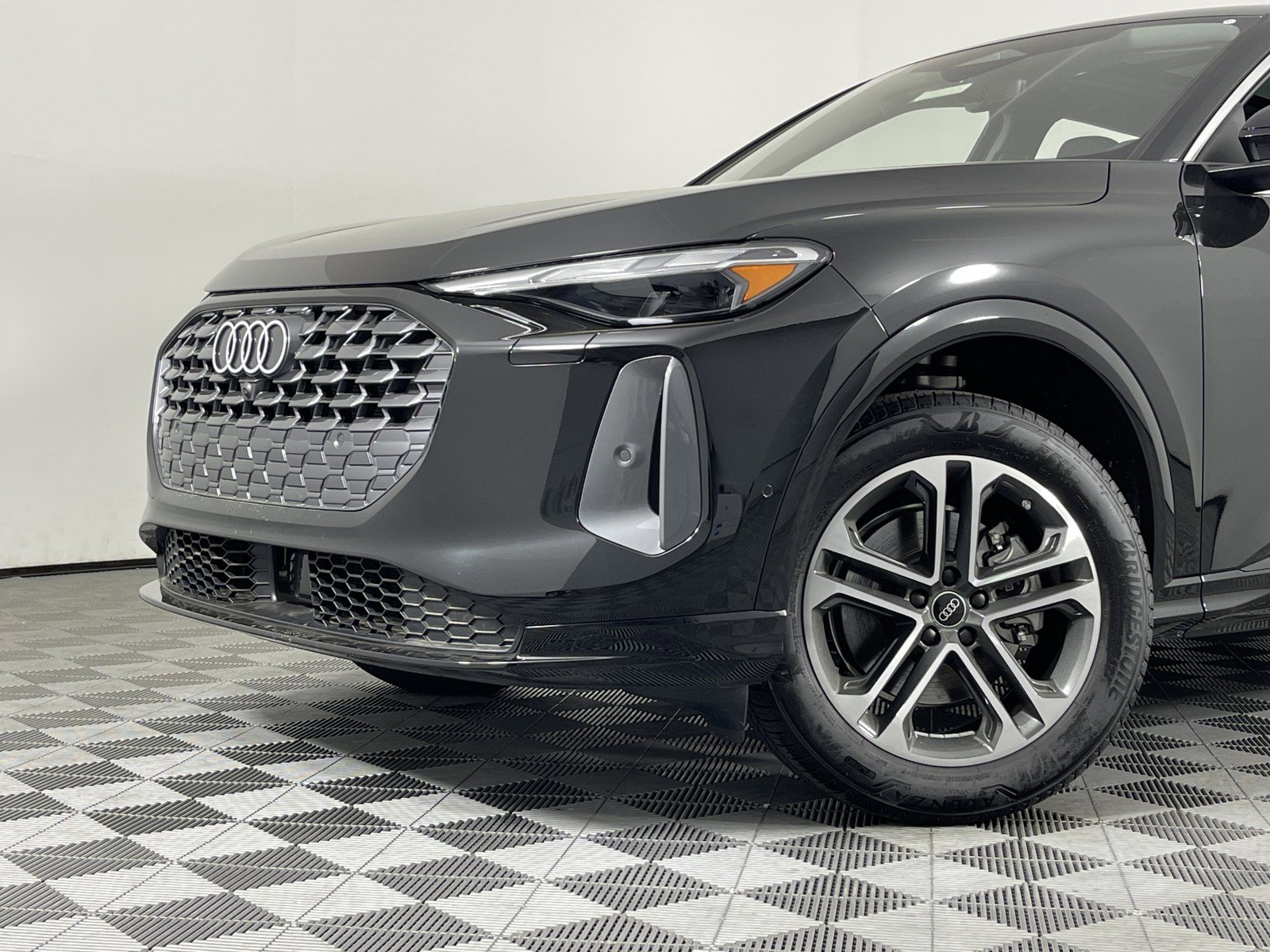 New 2025 Audi Q5 Premium image 6