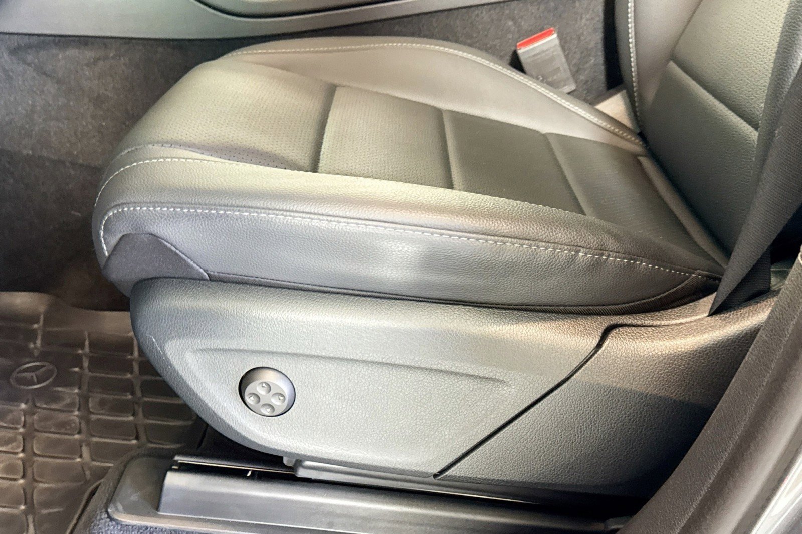 Certified 2025 Mercedes-Benz GLS 450 GLS 450 4MATIC SUV image 18