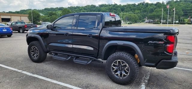 Used 2025 Chevrolet Colorado ZR2 w/ Technology Package AWD/4WD image 2
