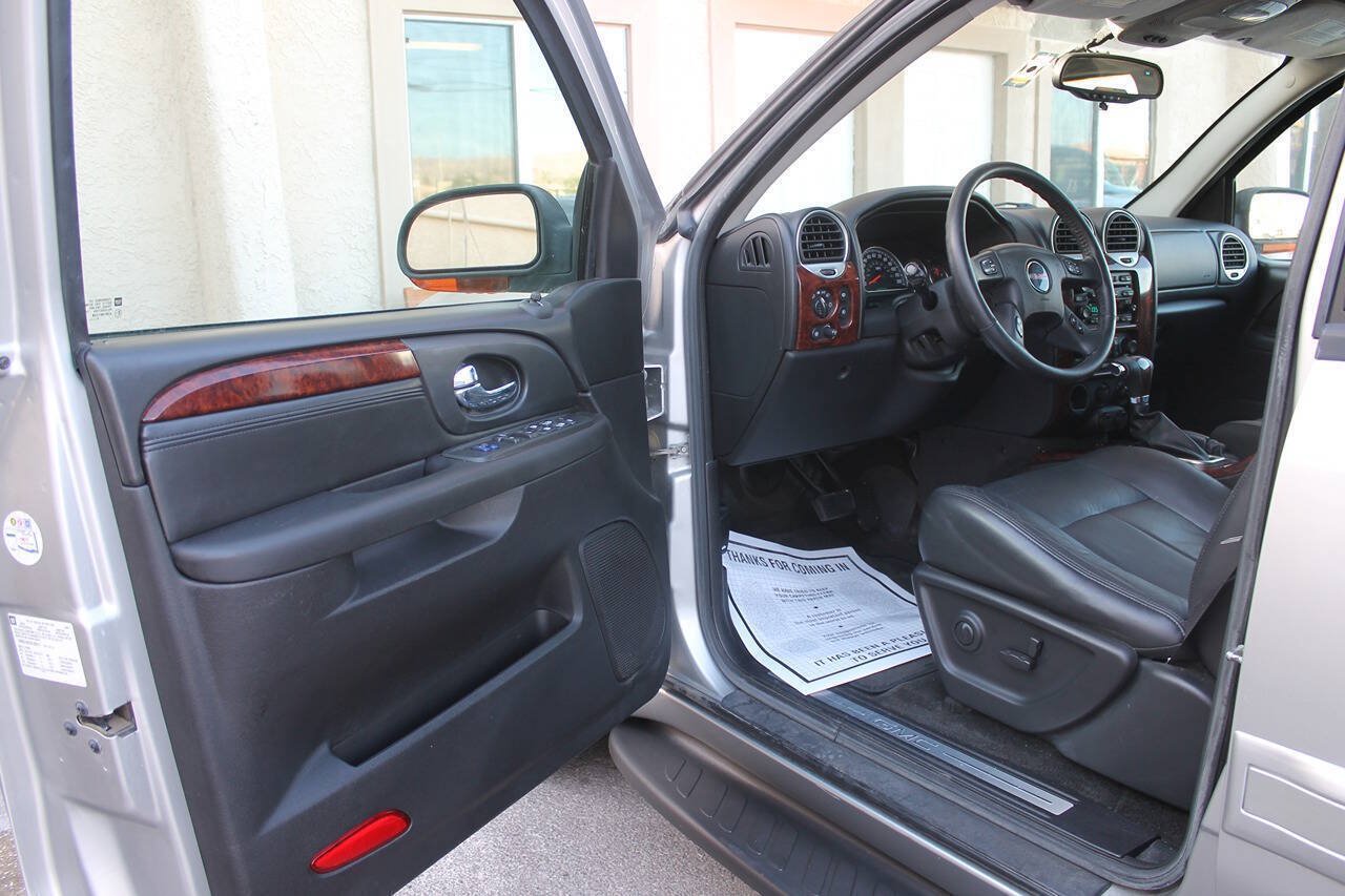 Used 2005 GMC Envoy XL SLT RWD image 14