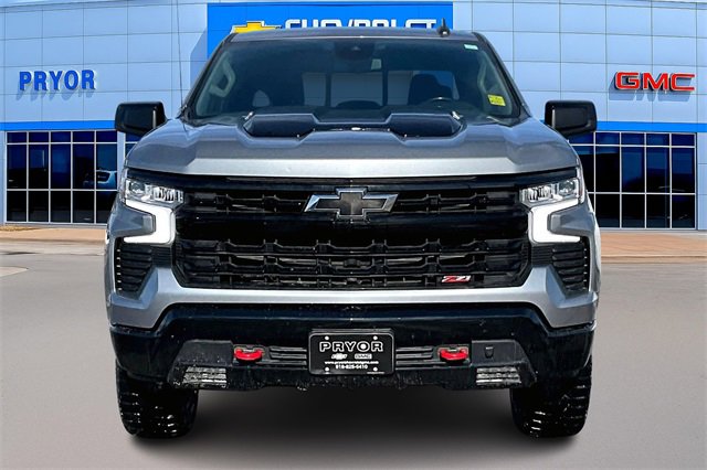 Used 2024 Chevrolet Silverado 1500 LT Trail Boss w/ Convenience Package II image 2