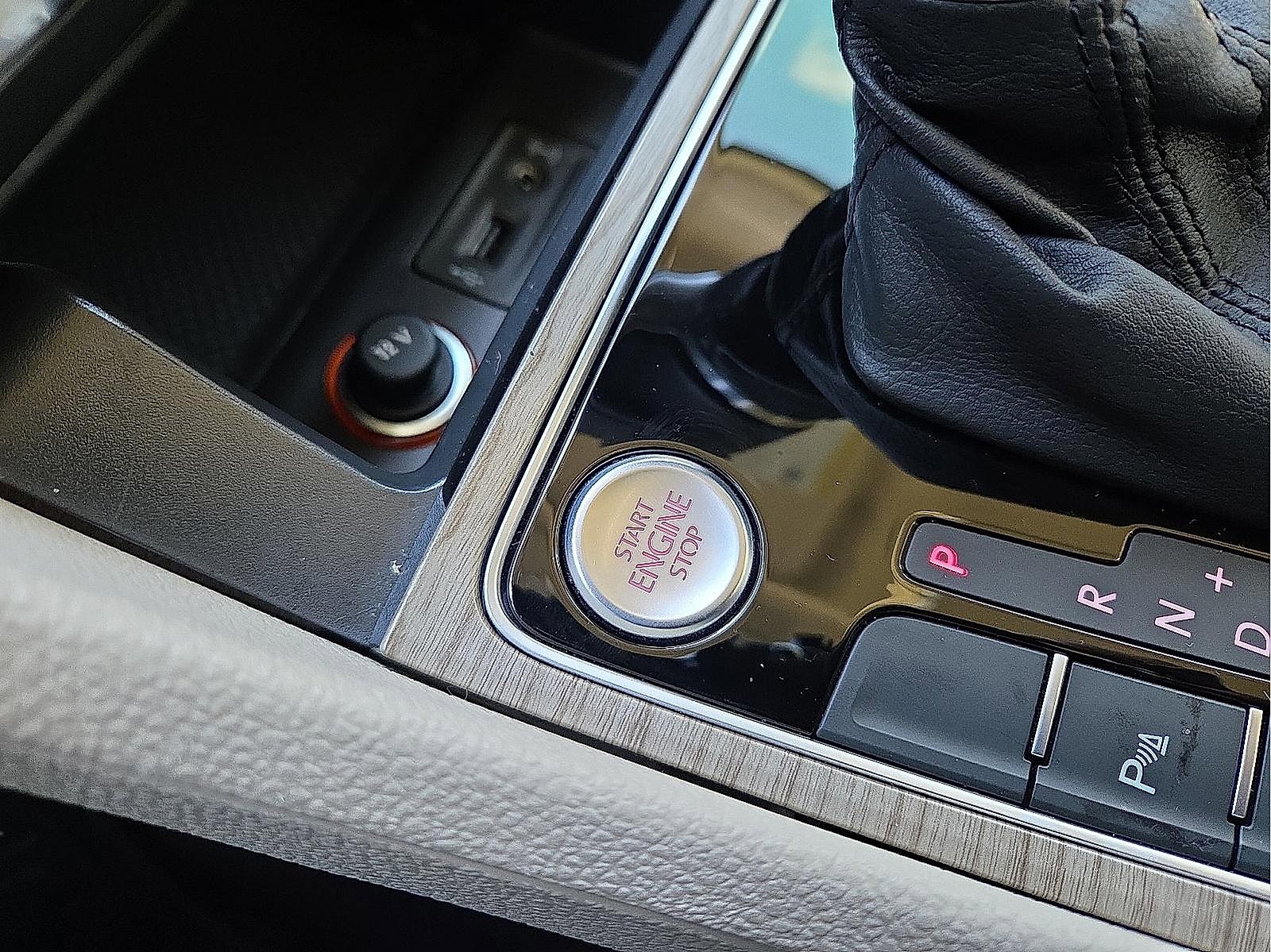 Used 2017 Volkswagen Passat 1.8T SEL Premium image 21