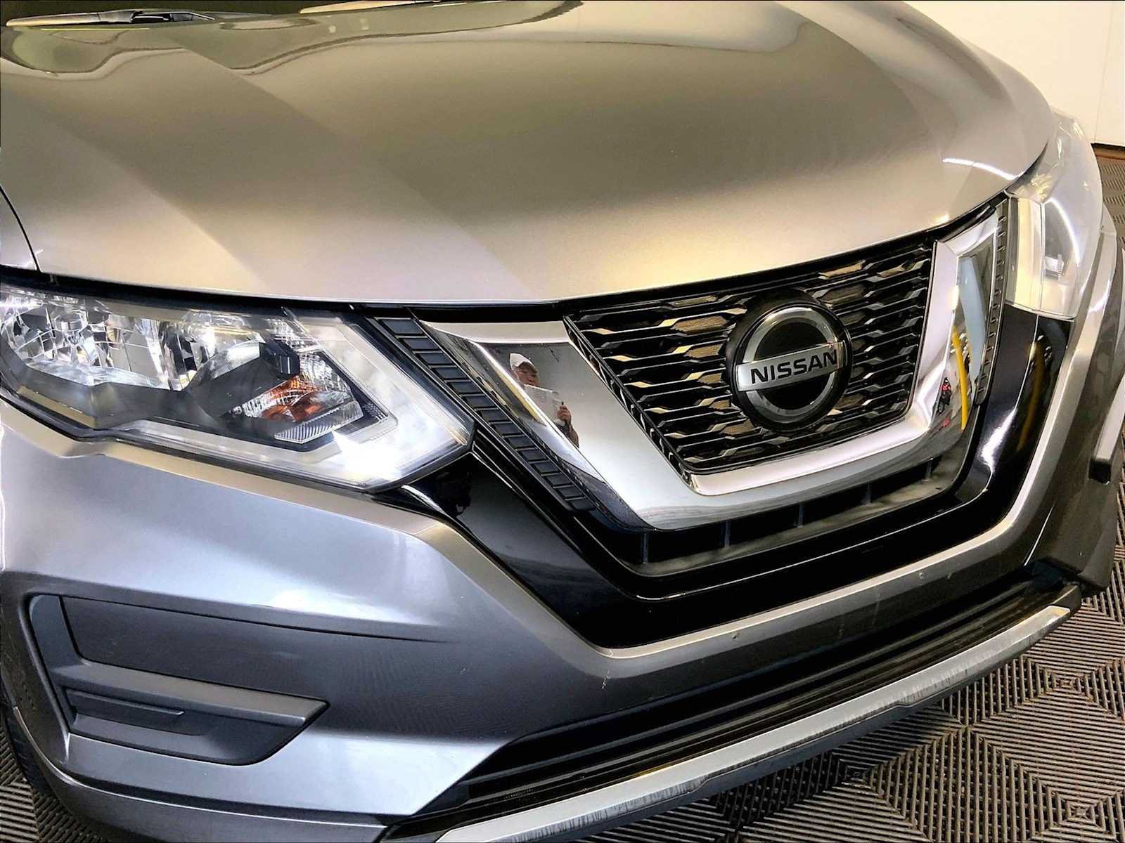Used 2019 Nissan Rogue SV AWD/4WD image 34