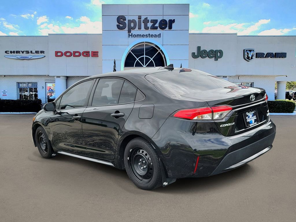 Used 2020 Toyota Corolla LE FWD image 3