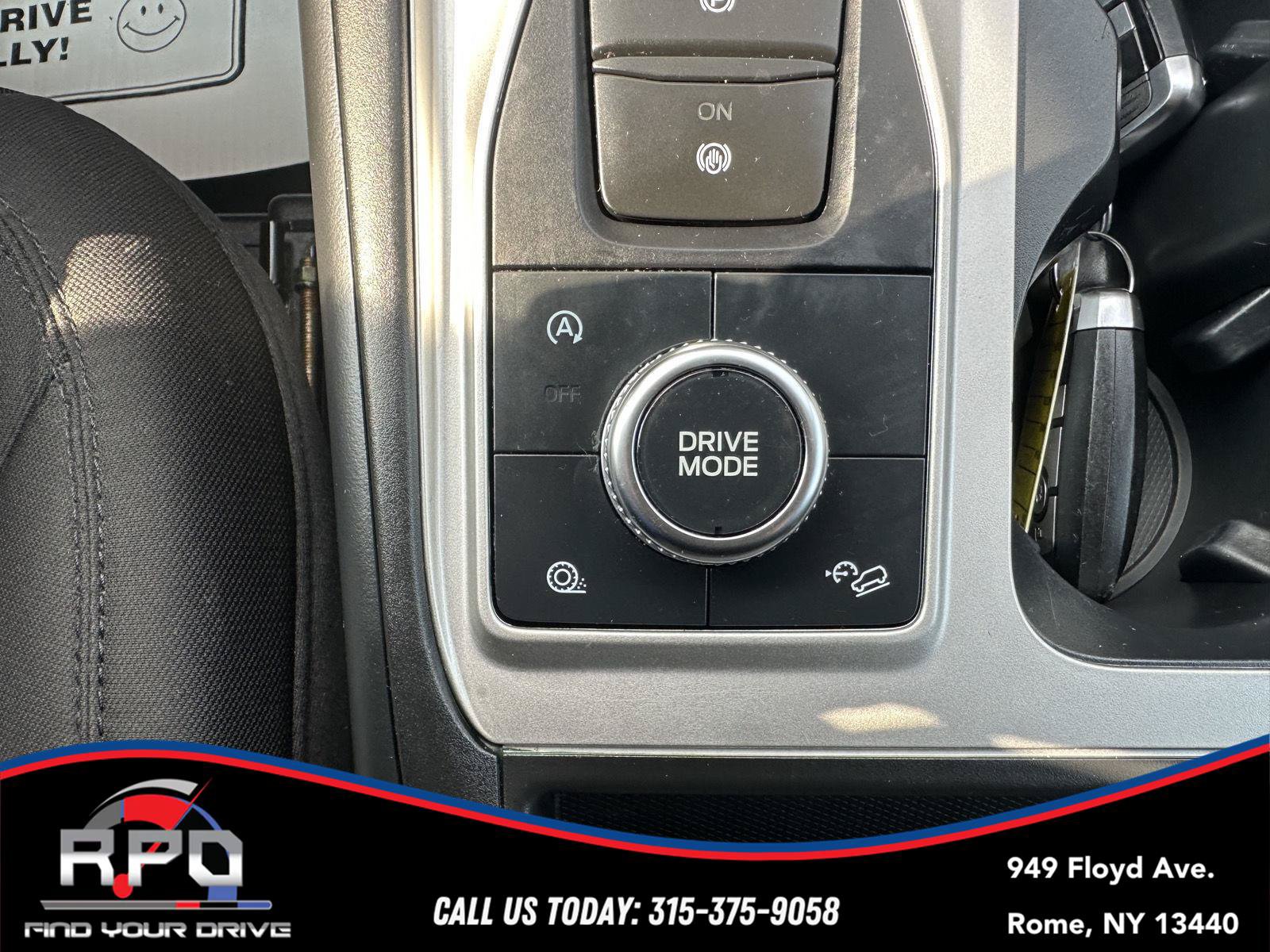 Used 2021 Ford Explorer XLT AWD/4WD image 25