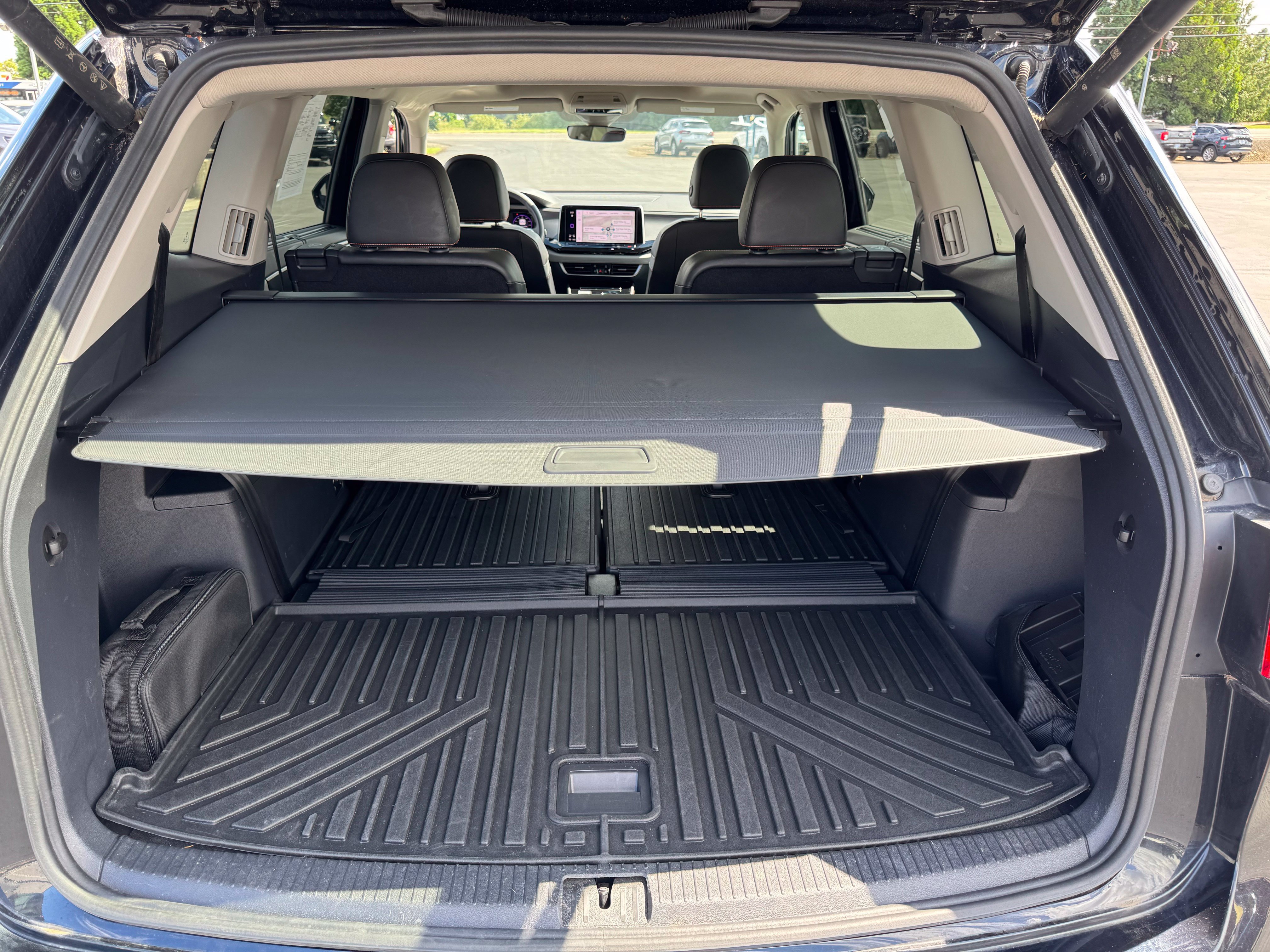 Used 2024 Volkswagen Atlas Peak Edition SEL AWD/4WD image 36