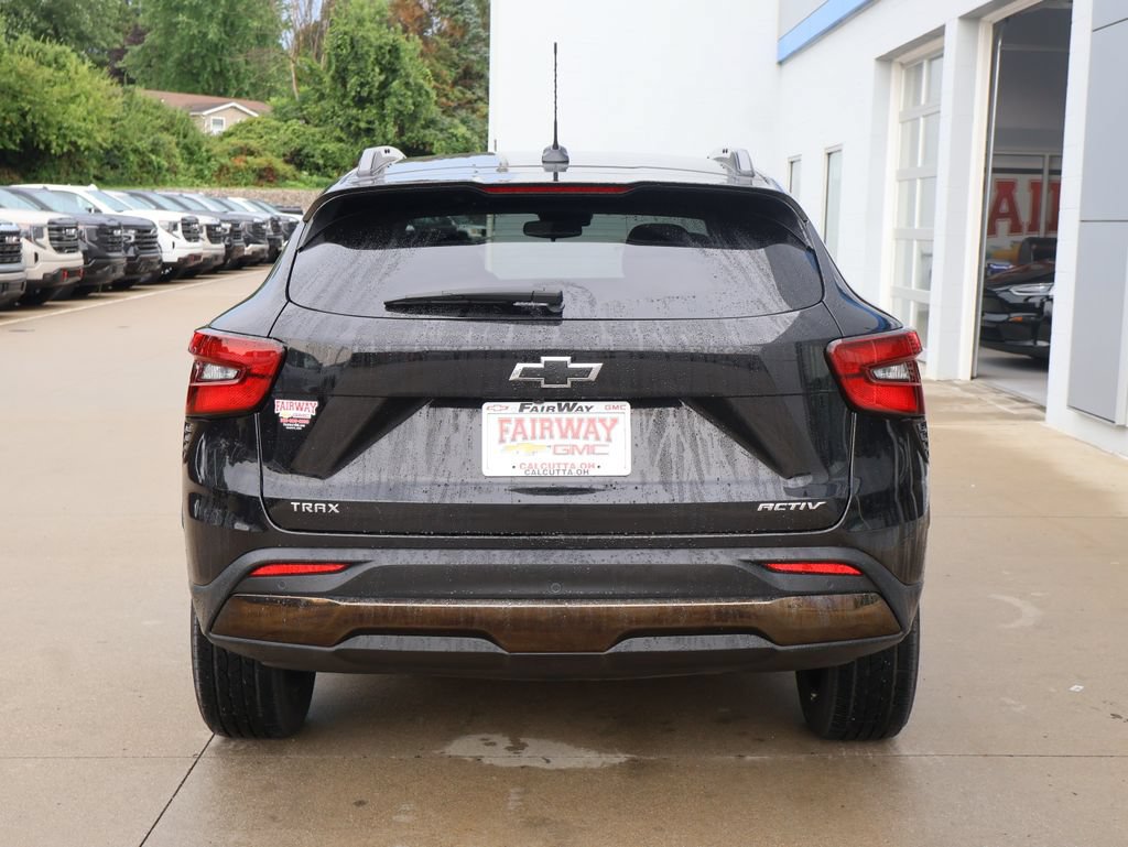 Used 2025 Chevrolet Trax ACTIV w/ Sunroof Package FWD image 9