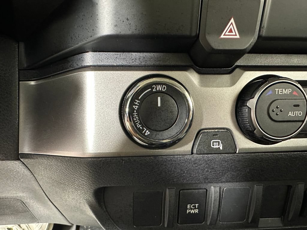 Used 2022 Toyota Tacoma SR AWD/4WD image 31