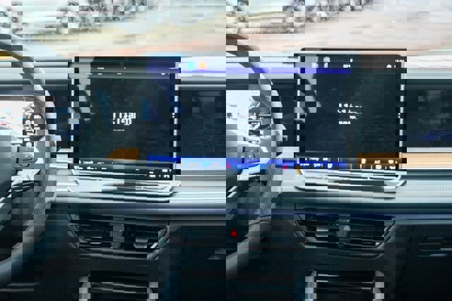 New 2026 Volkswagen Tiguan SEL R-Line image 32