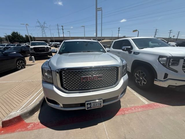 Used 2017 GMC Yukon Denali AWD/4WD image 3