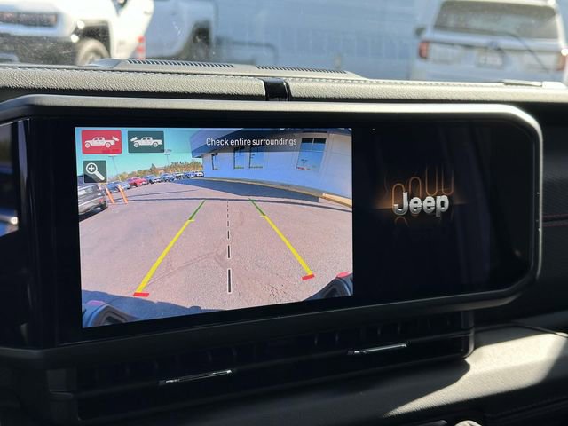 Used 2024 Jeep Gladiator Rubicon w/ Technology Group image 18