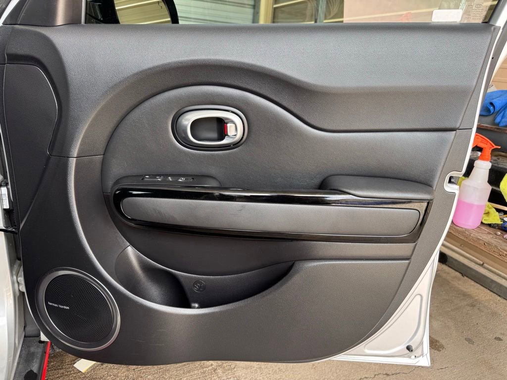 Used 2017 Kia Soul ! w/ Tech Package FWD image 21