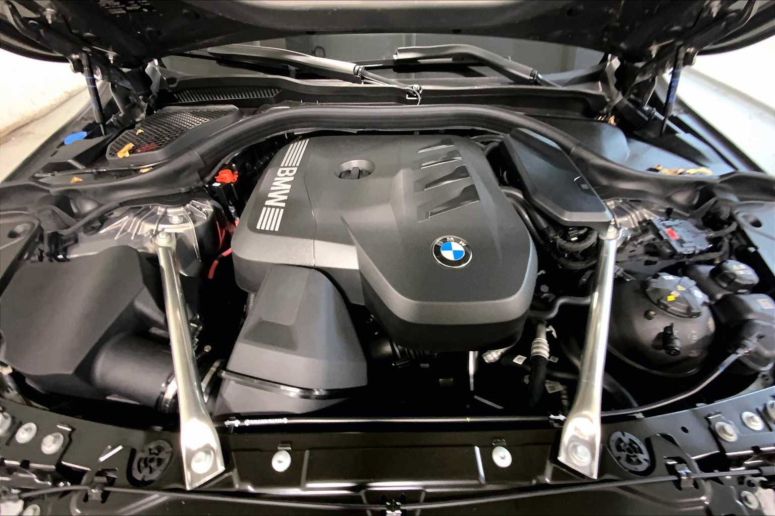 New 2026 BMW 530i xDrive w/ Premium Package AWD/4WD image 16