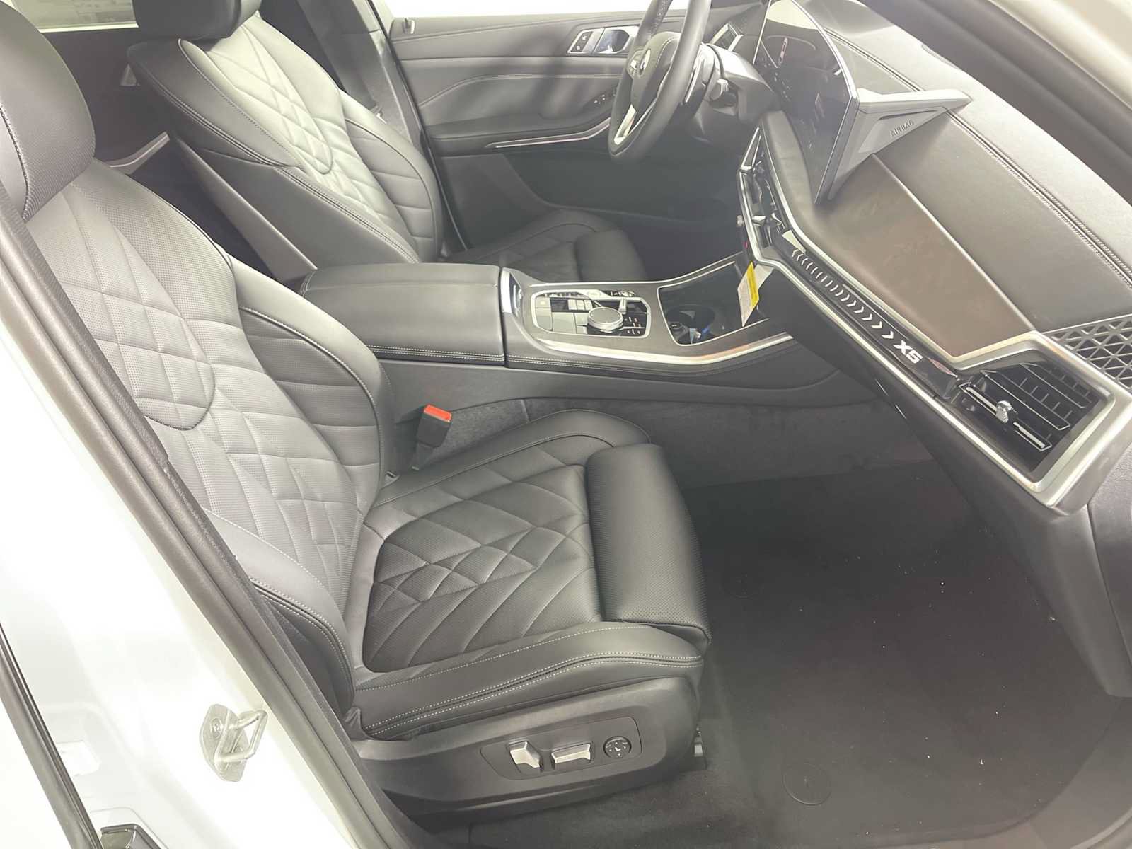 New 2026 BMW X5 xDrive40i w/ Parking Assistance Package AWD/4WD image 22