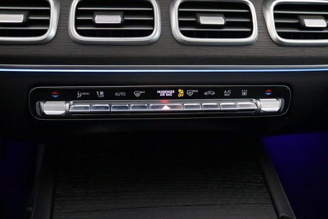 Used 2025 Mercedes-Benz GLE 450e 4MATIC w/ Driver Assistance Package image 28