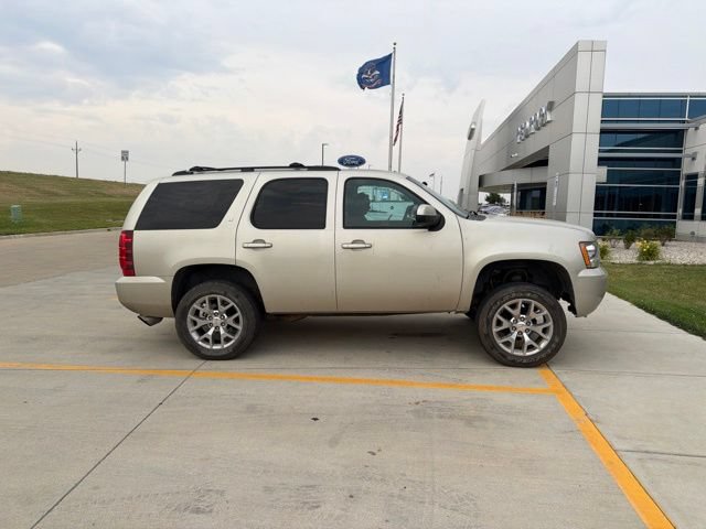 Used 2013 Chevrolet Tahoe LT RWD image 2