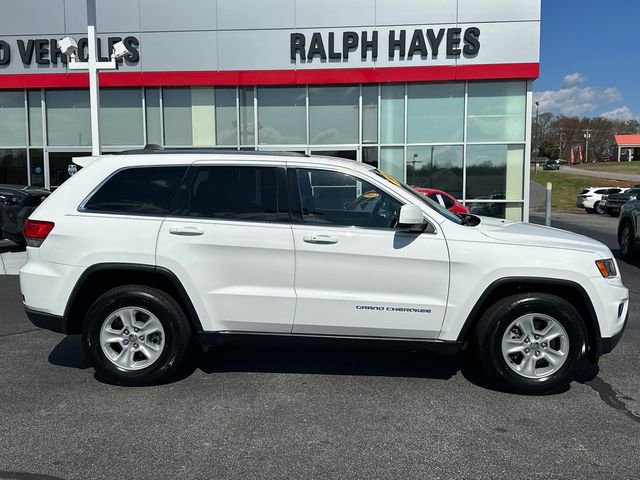 Used 2016 Jeep Grand Cherokee Laredo w/ Quick Order Package 23E image 2