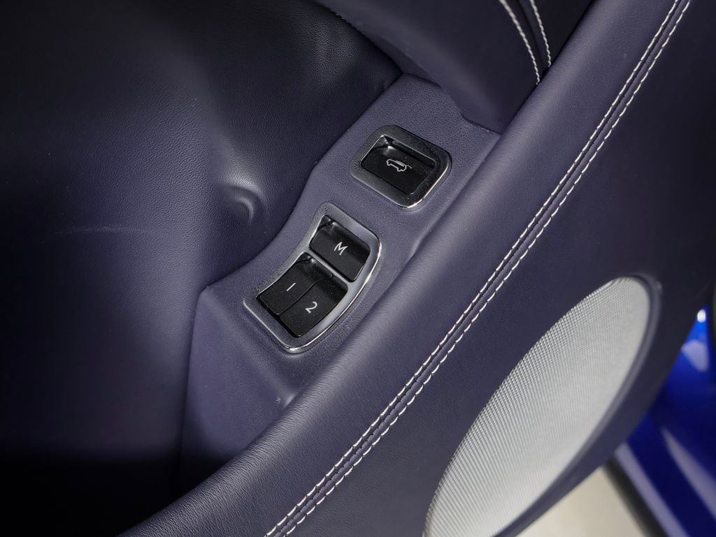 Used 2019 Bentley Bentayga image 29