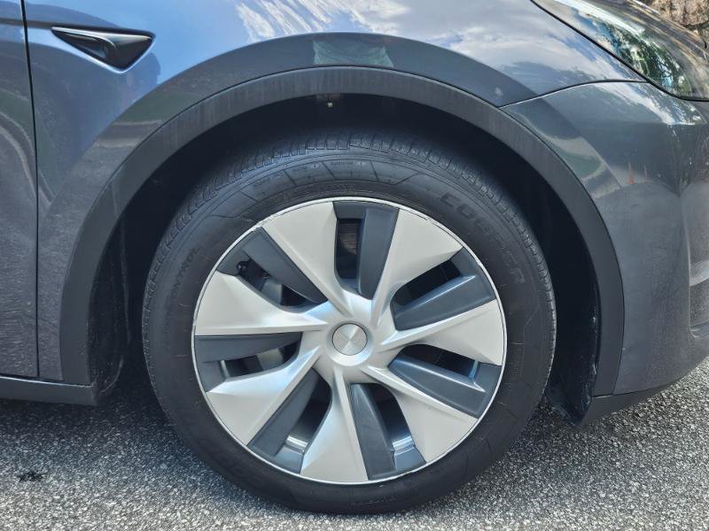 Used 2023 Tesla Model Y Long Range AWD/4WD image 17