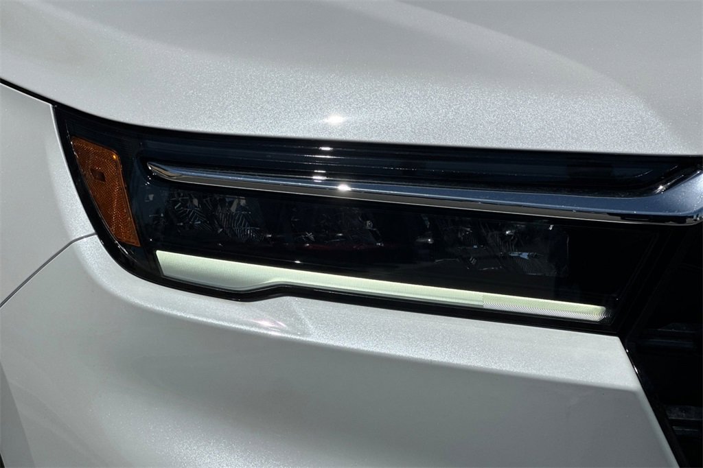 New 2025 Honda Pilot Touring image 29