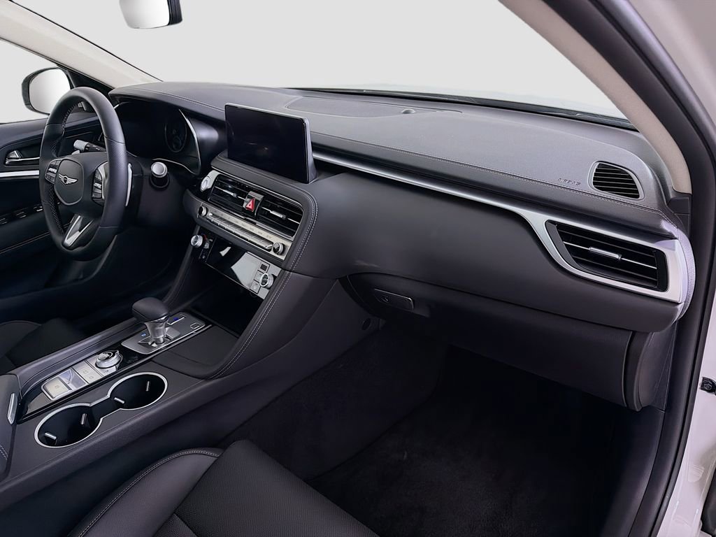 Used 2026 Genesis G70 2.5T image 33