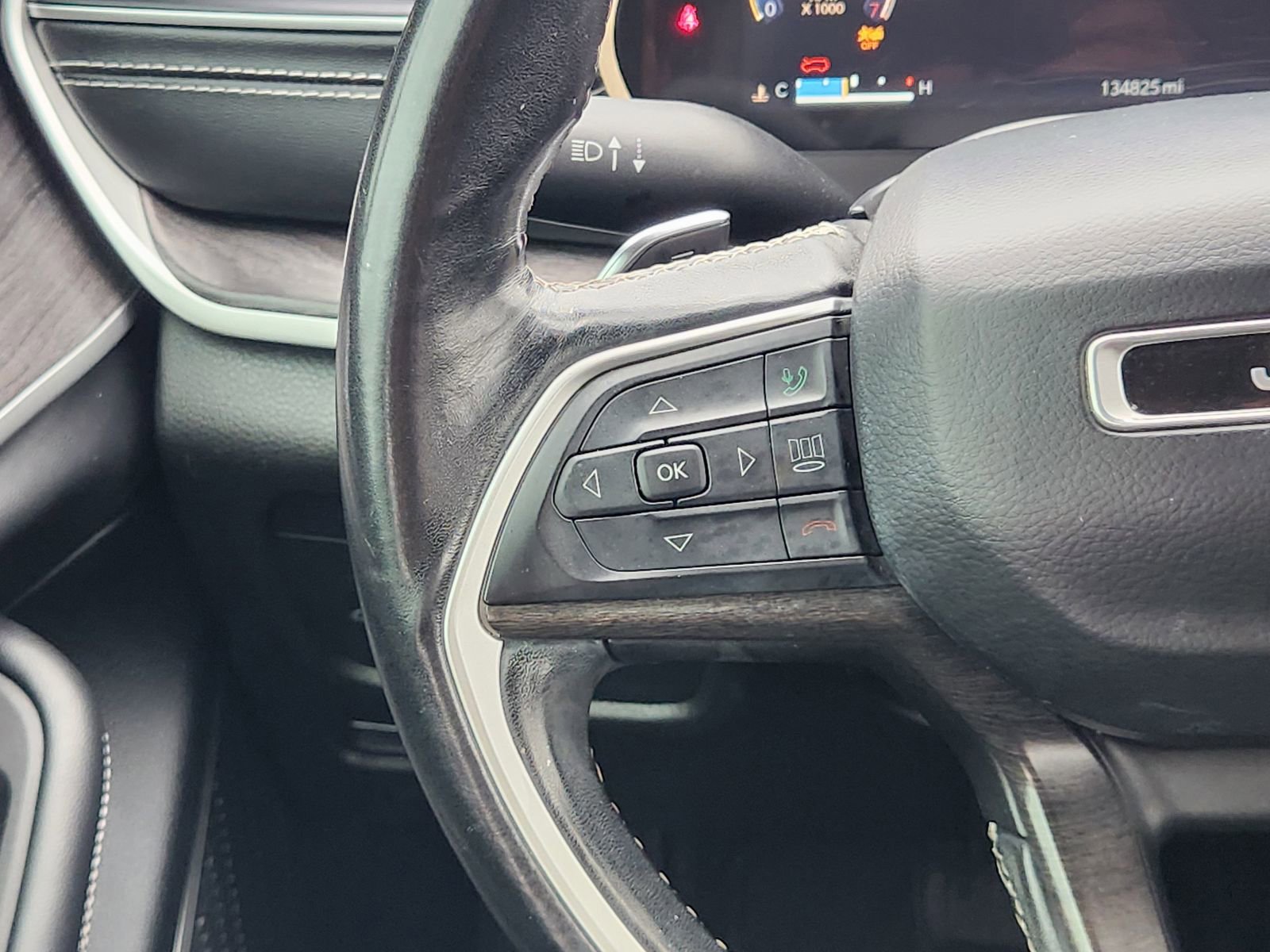 Used 2021 Jeep Grand Cherokee L Limited w/ Luxury Tech Group II image 28