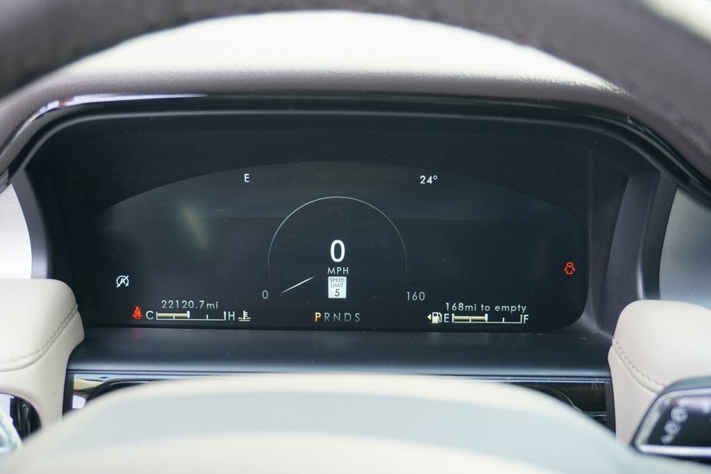 Used 2023 Lincoln Nautilus AWD w/ Premium Package image 12