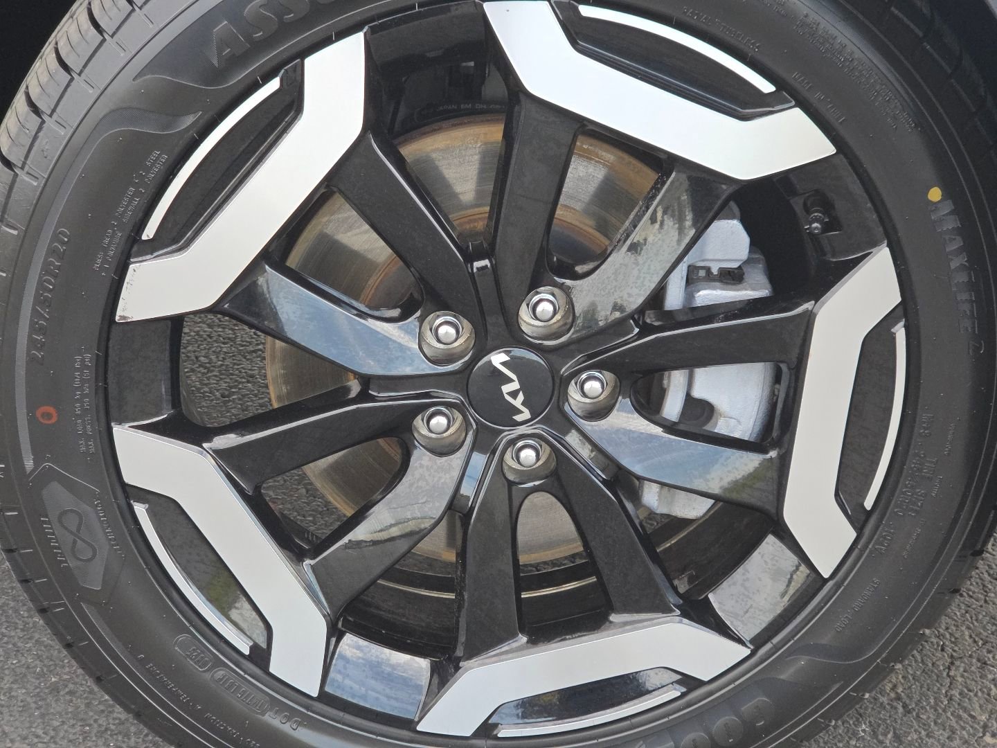 Used 2025 Kia Telluride S image 12