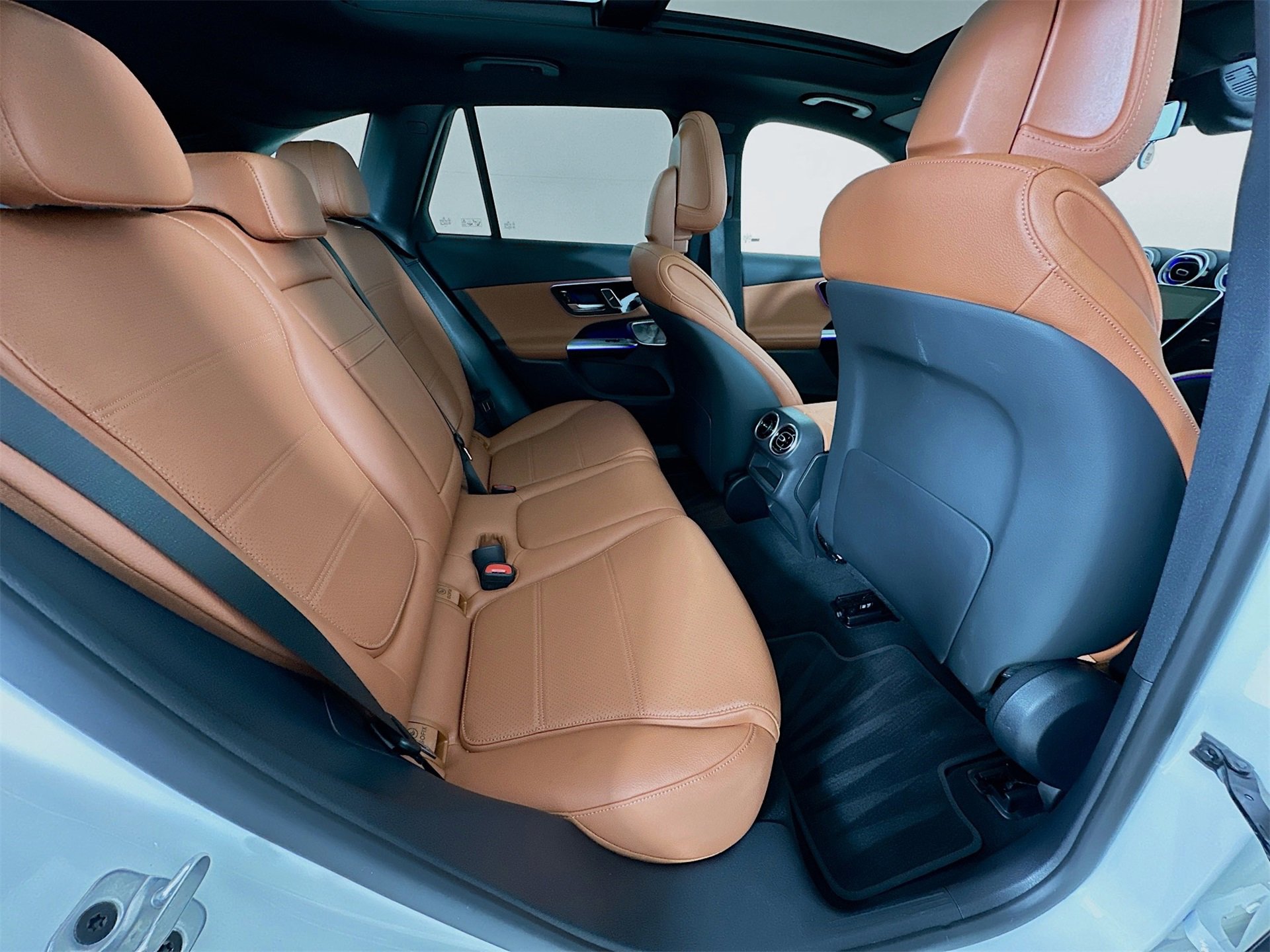 Used 2026 Mercedes-Benz GLC 300 image 30