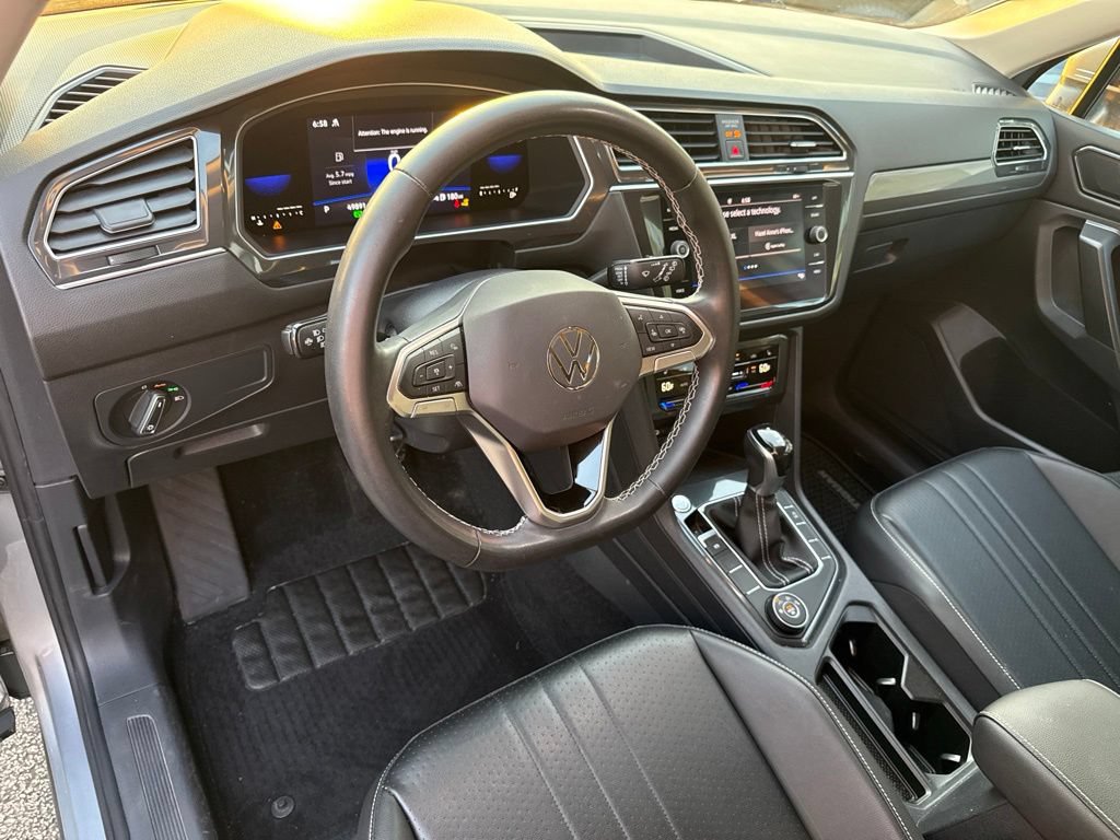 Used 2022 Volkswagen Tiguan SE AWD/4WD image 12