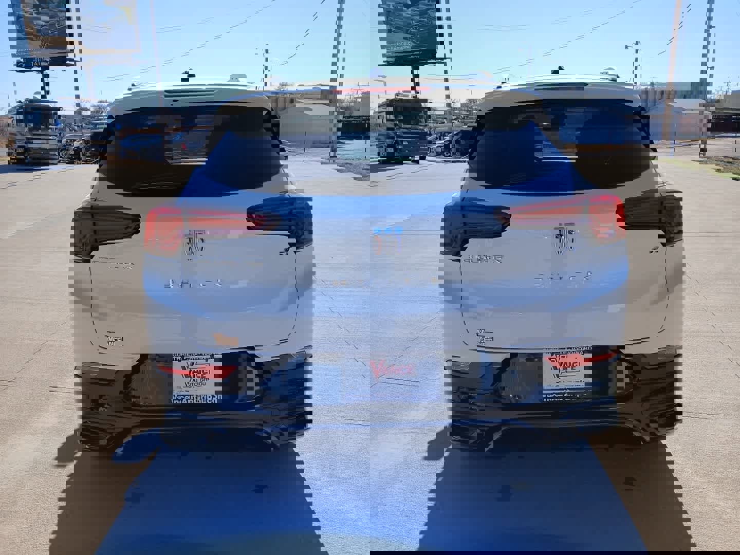 Used 2024 Buick Encore GX Sport Touring w/ Experience Buick Package image 5