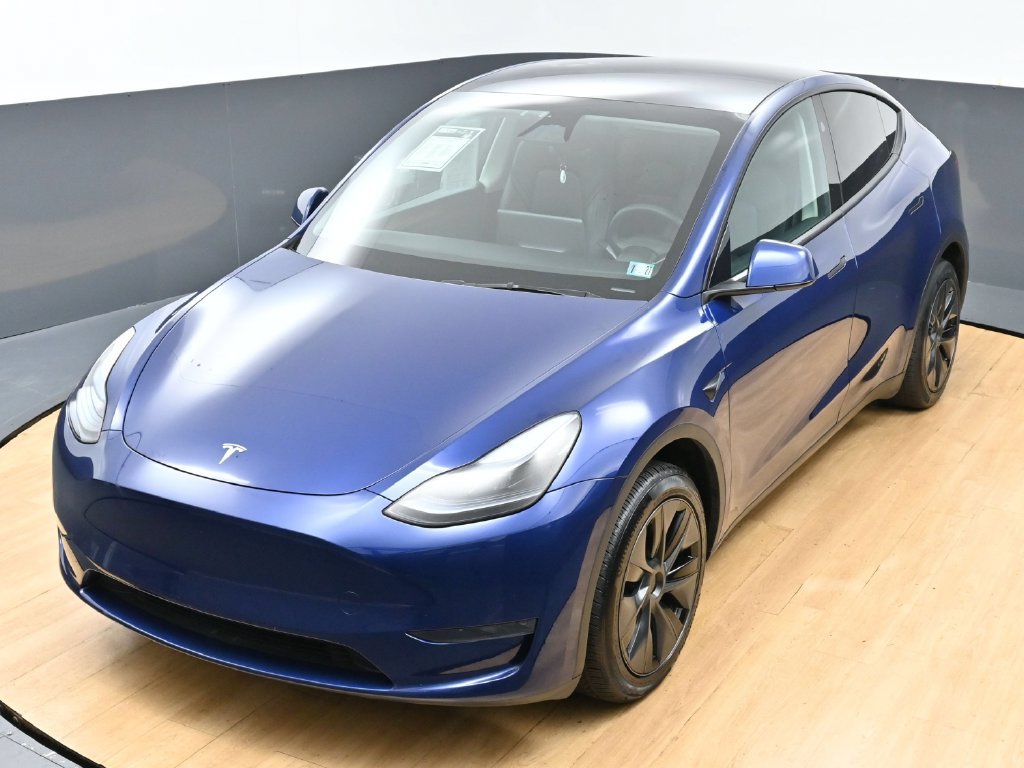 Used 2025 Tesla Model Y Long Range RWD image 45