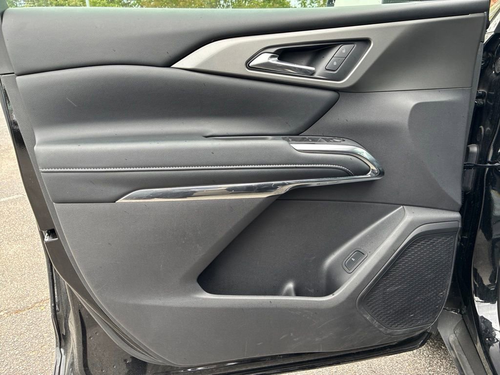 Used 2026 Chevrolet Traverse LT AWD/4WD image 13