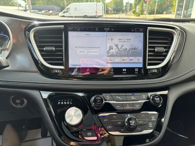 New 2026 Chrysler Pacifica Select image 18