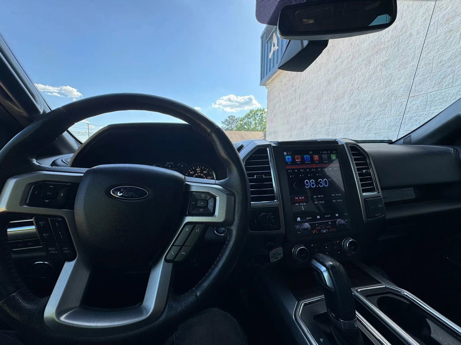 Used 2015 Ford F150 Platinum w/ Equipment Group 701A Luxury AWD/4WD image 18